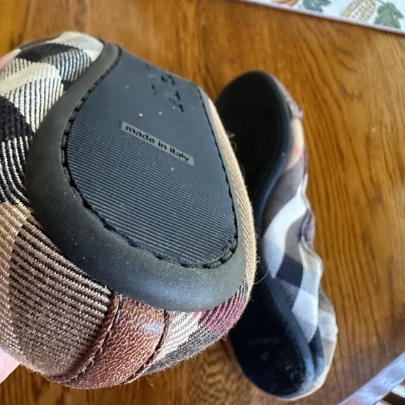 Burberry flats - Picture 7 of 11
